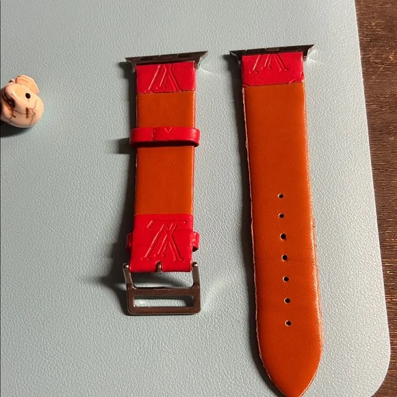 Red Designer Leather Watch Strap Apple Watch larger sizes - Picture 3 of 3